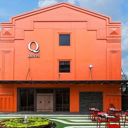 Q Hotel Bangkok Exterior foto