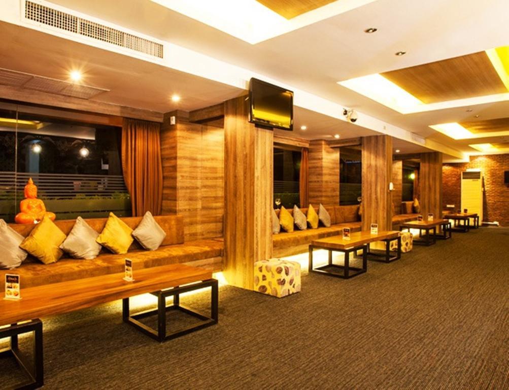 Q Hotel Bangkok Exterior foto
