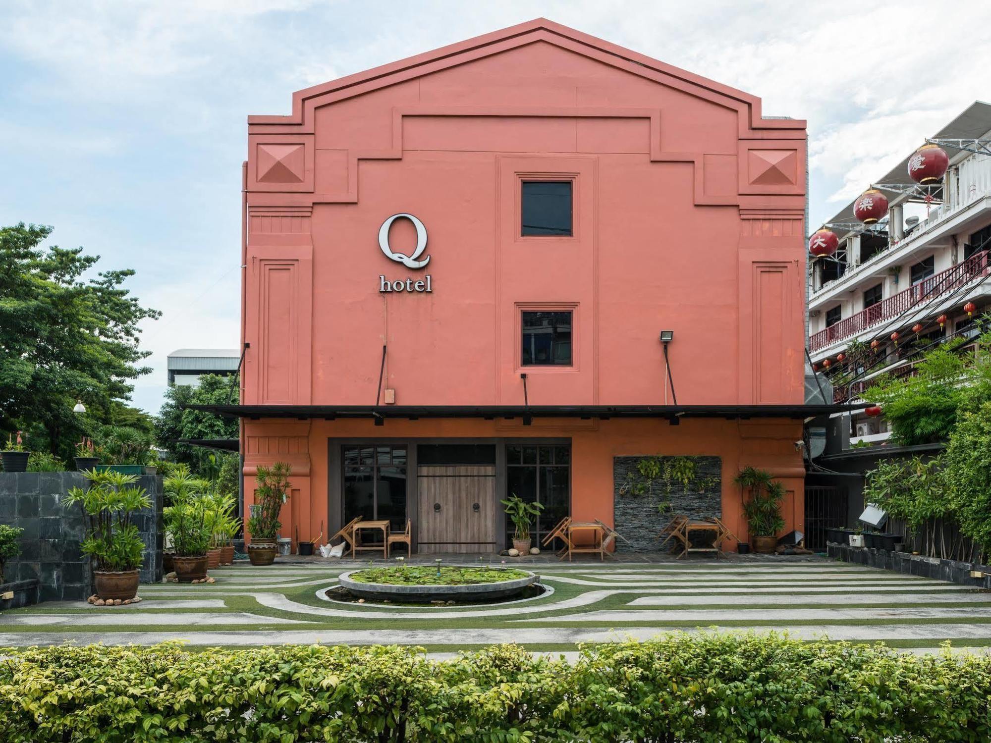 Q Hotel Bangkok Exterior foto
